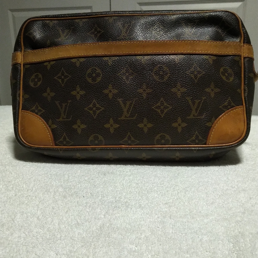 Authentic Louis Vuitton Monogram Compiegne 28 Clutch/ Tolietry Bag